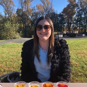 Meet your Posher, Caryn